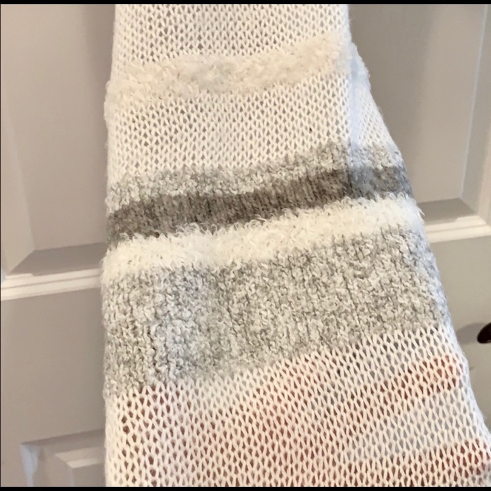 Beautiful soft Lou & Grey scarf - Picture 5 of 6
